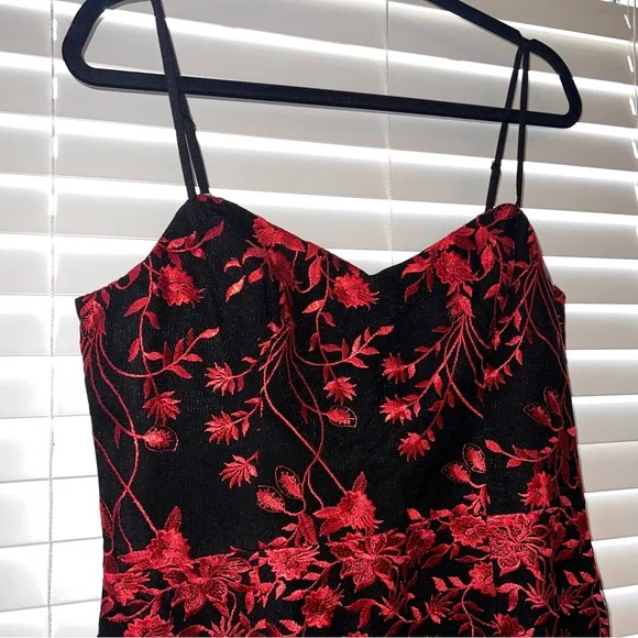 NWT Dress the Population Cantrelle Lace Midi Dress - Picture 4 of 7